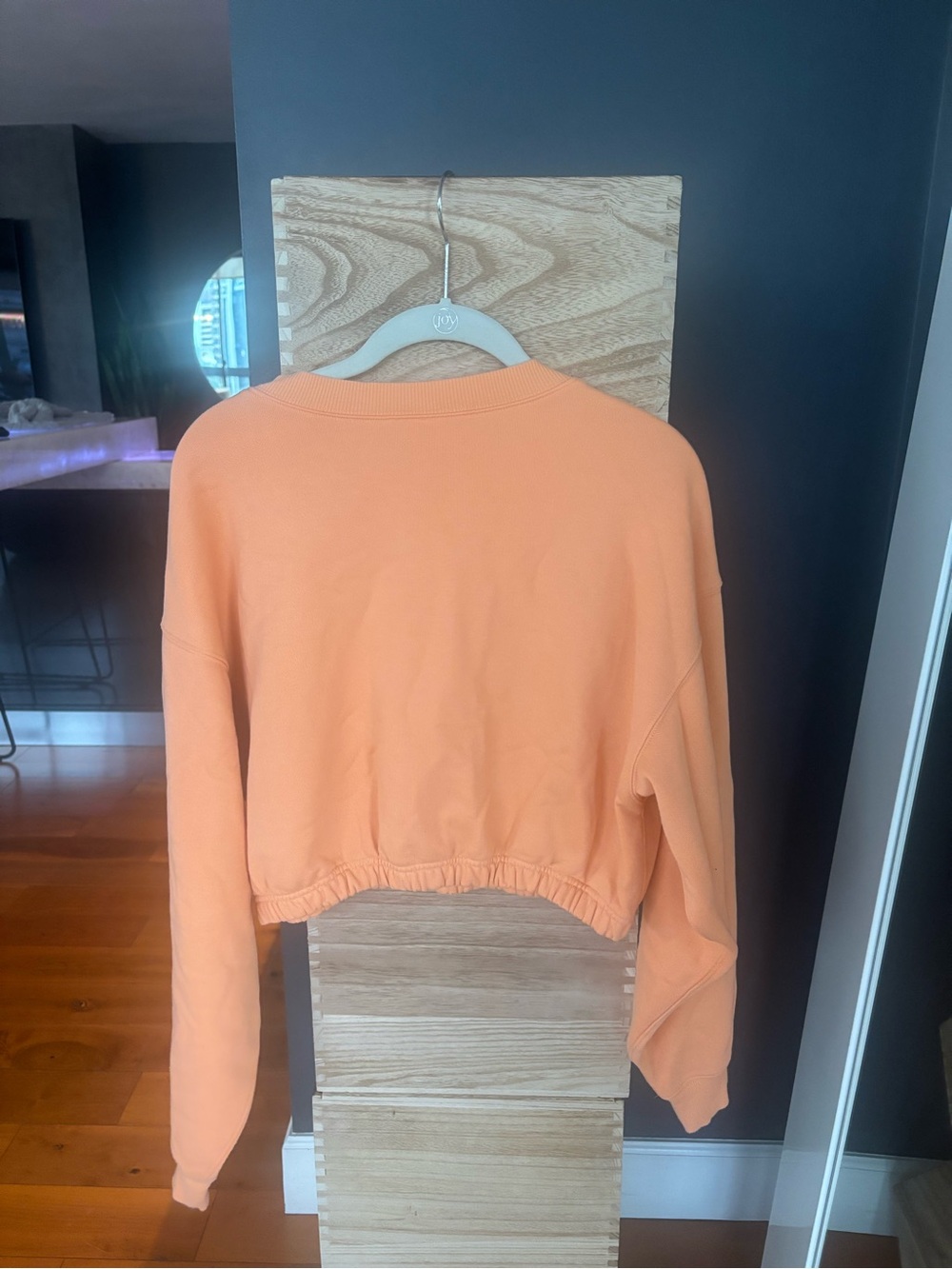 Source Unknown Peach Cropped Crewneck Sweatshirt